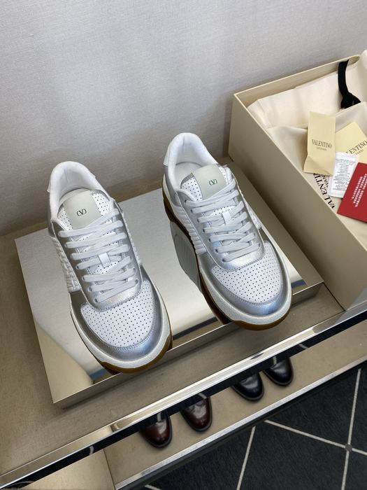 High-Quality Valentino Men's Shoes on Yupoo