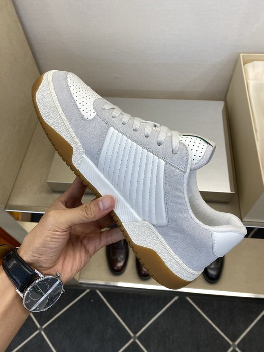 High-Quality Valentino Men's Shoes on Yupoo