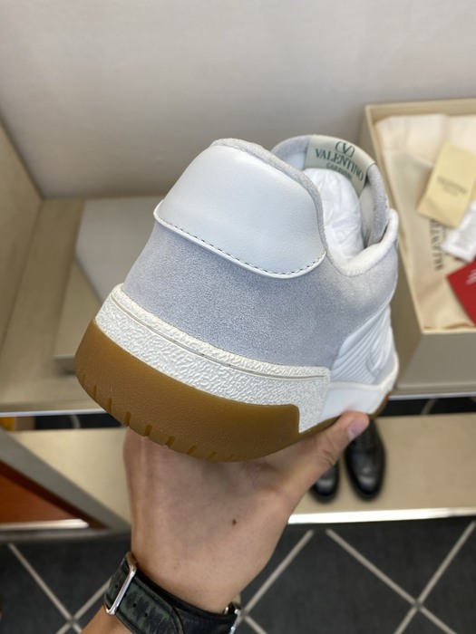 High-Quality Valentino Men's Shoes on Yupoo