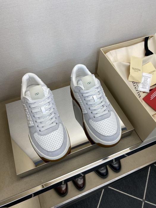 High-Quality Valentino Men's Shoes on Yupoo