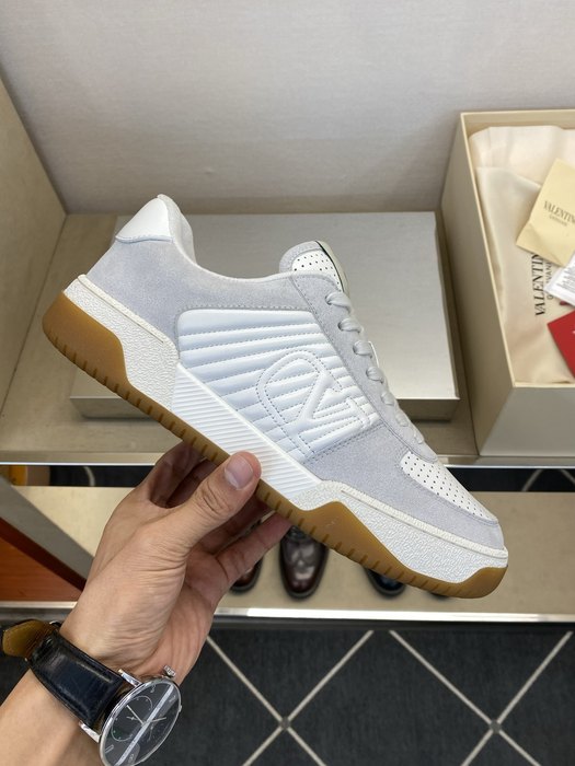 High-Quality Valentino Men's Shoes on Yupoo