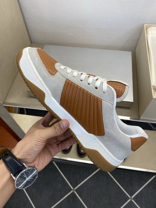 High-Quality Valentino Men's Shoes on Yupoo