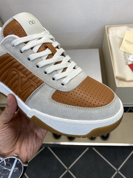 High-Quality Valentino Men's Shoes on Yupoo