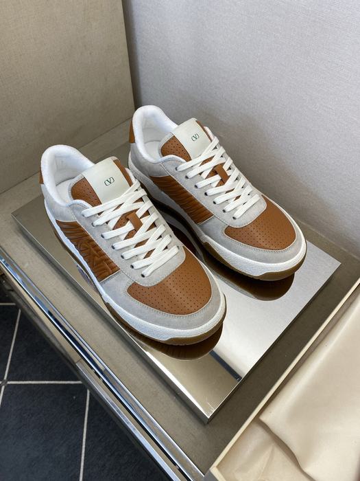 High-Quality Valentino Men's Shoes on Yupoo