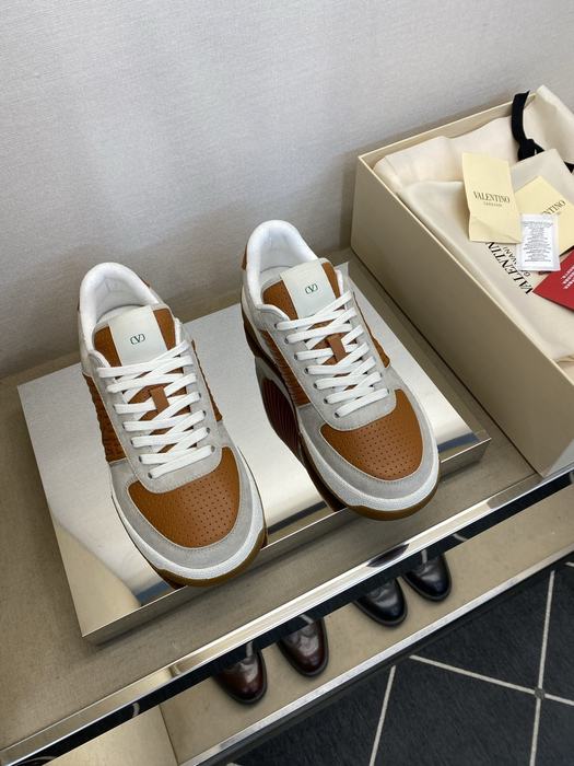 High-Quality Valentino Men's Shoes on Yupoo