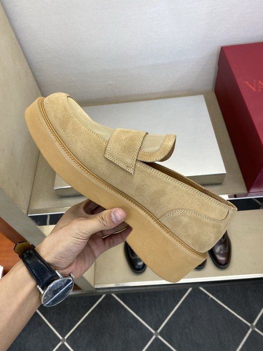 High-Quality Valentino Men's Shoes on Yupoo
