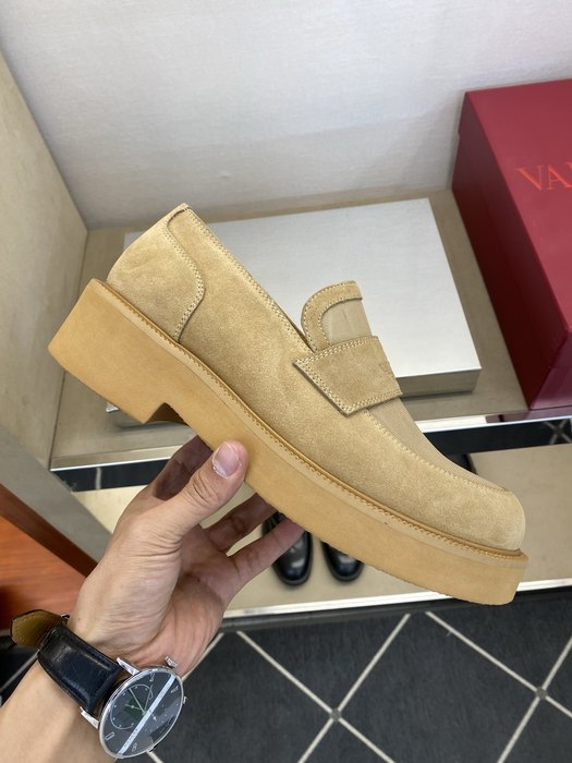 High-Quality Valentino Men's Shoes on Yupoo