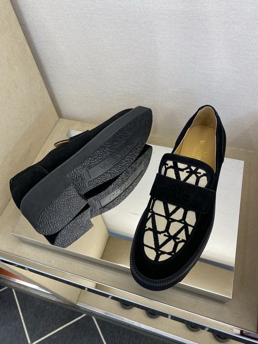 High-Quality Valentino Men's Shoes on Yupoo