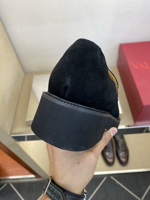 High-Quality Valentino Men's Shoes on Yupoo