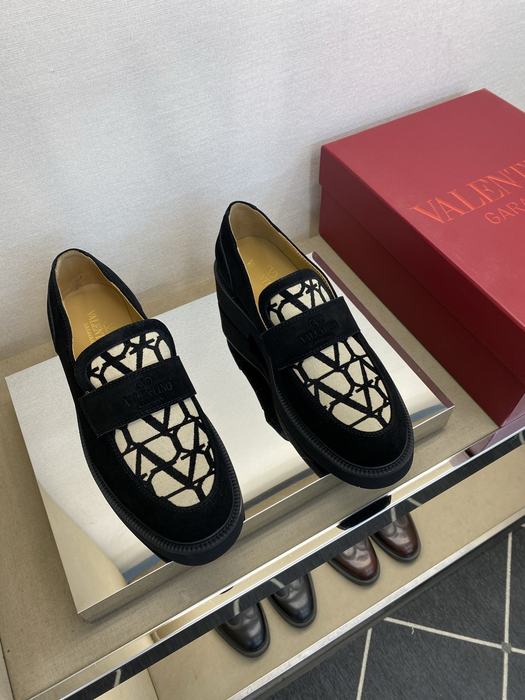 High-Quality Valentino Men's Shoes on Yupoo
