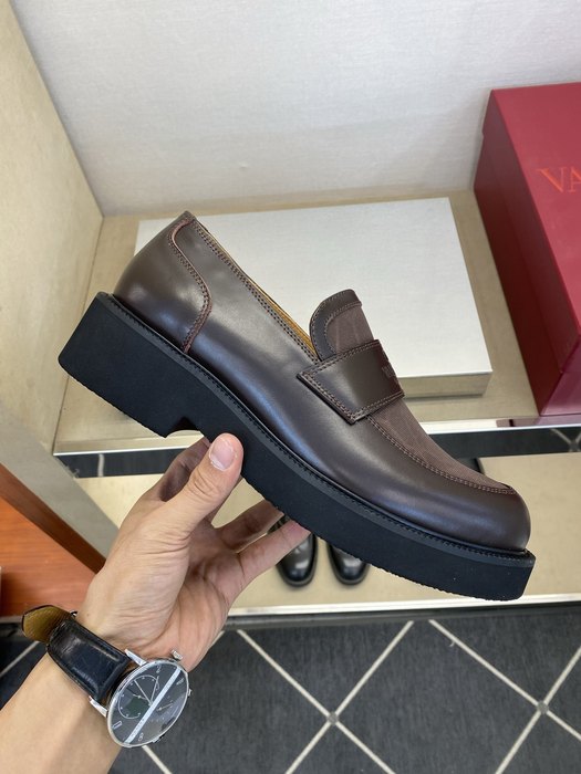 High-Quality Valentino Men's Shoes on Yupoo