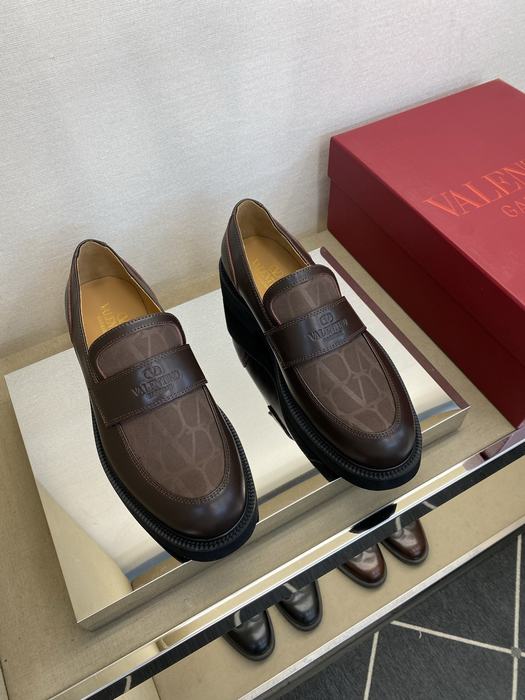 High-Quality Valentino Men's Shoes on Yupoo