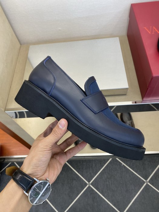 High-Quality Valentino Men's Shoes on Yupoo