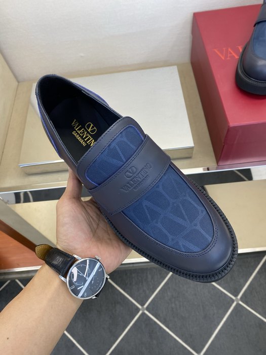 High-Quality Valentino Men's Shoes on Yupoo