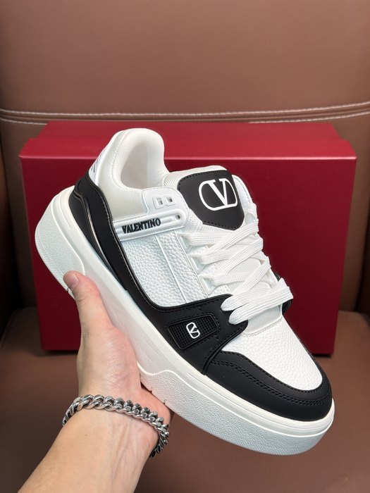 High-Quality Valentino Men's Shoes on Yupoo