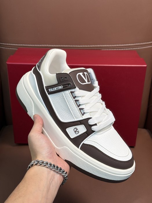 High-Quality Valentino Men's Shoes on Yupoo