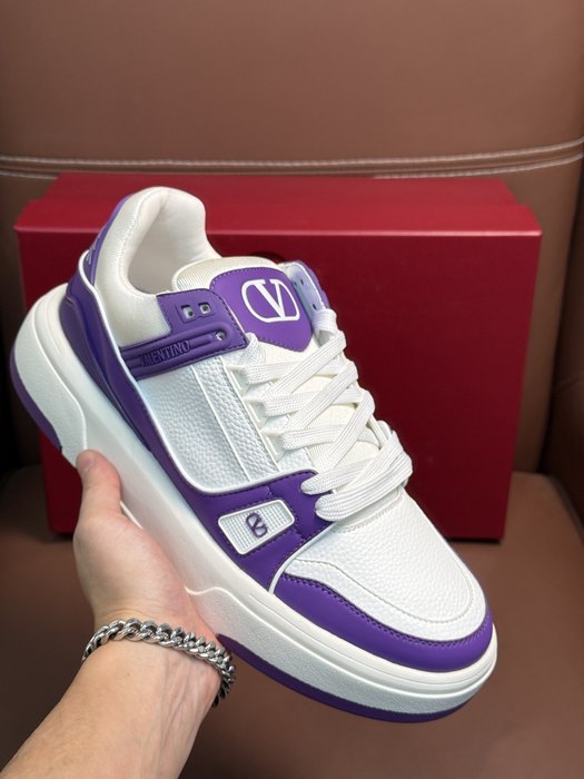 High-Quality Valentino Men's Shoes on Yupoo