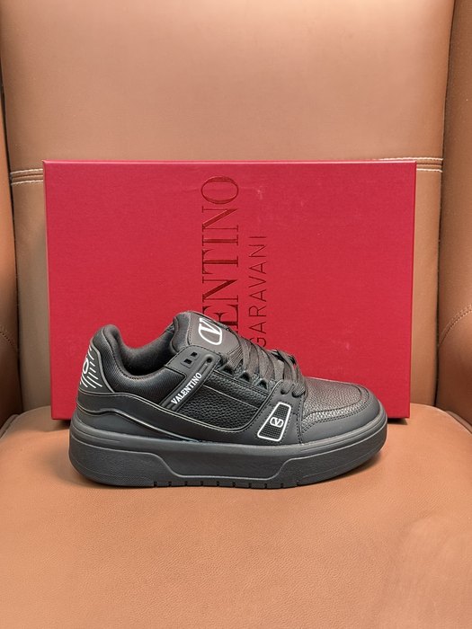High-Quality Valentino Men's Shoes on Yupoo