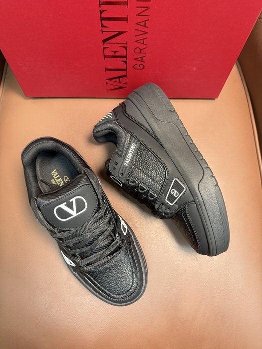 High-Quality Valentino Men's Shoes on Yupoo