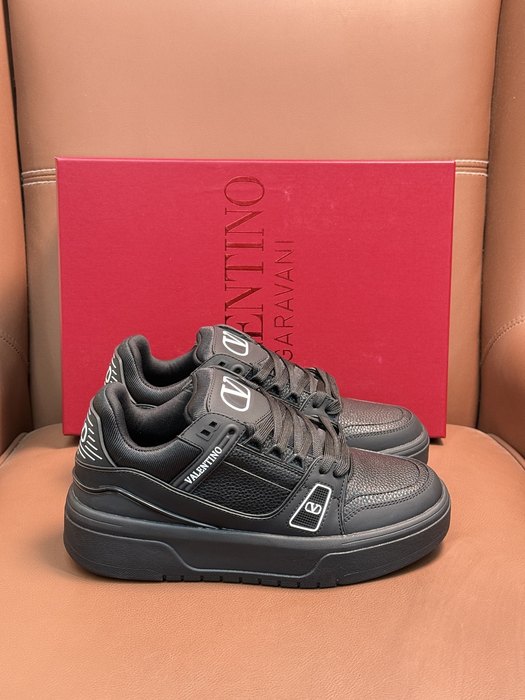 High-Quality Valentino Men's Shoes on Yupoo