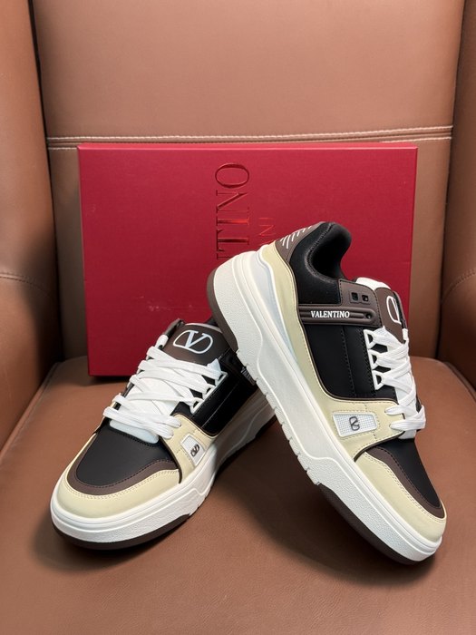 High-Quality Valentino Men's Shoes on Yupoo
