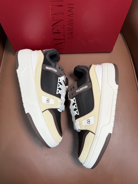 High-Quality Valentino Men's Shoes on Yupoo