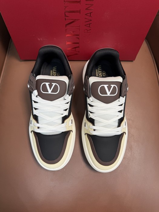 High-Quality Valentino Men's Shoes on Yupoo